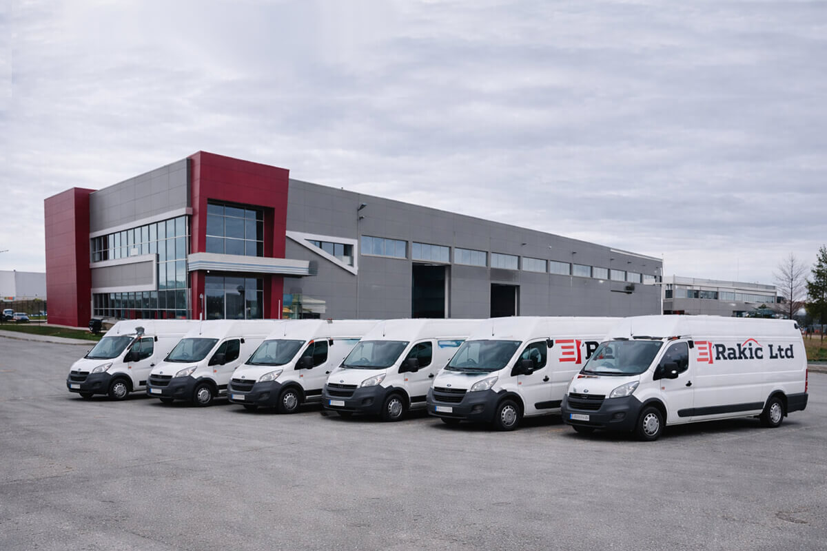 Vehicle convoy (placeholder)